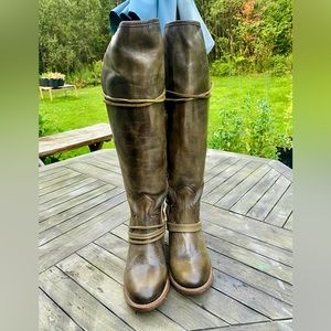 RARE BNIB Green Snake Coal size 8